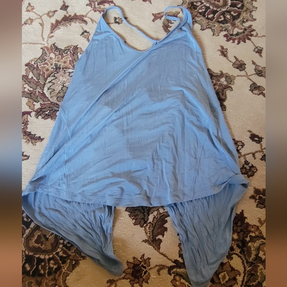 Lululemon tank size 2 - Picture 1 of 3